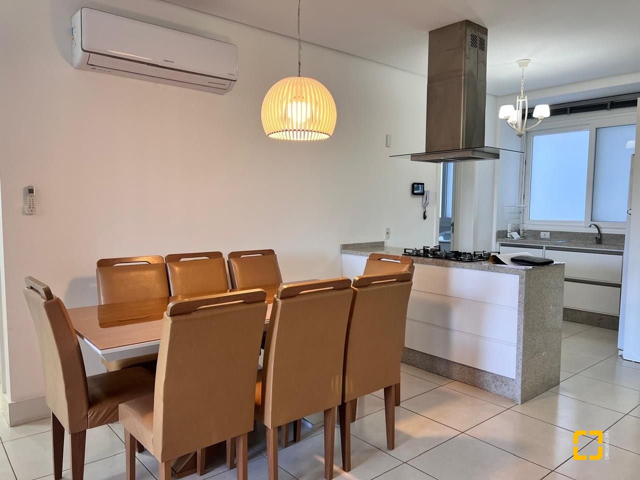 Apartamento com 144m², 8 quartos (sendo 4 suítes), 3 garagens, no bairro Jurerê Internacional em Florianópolis