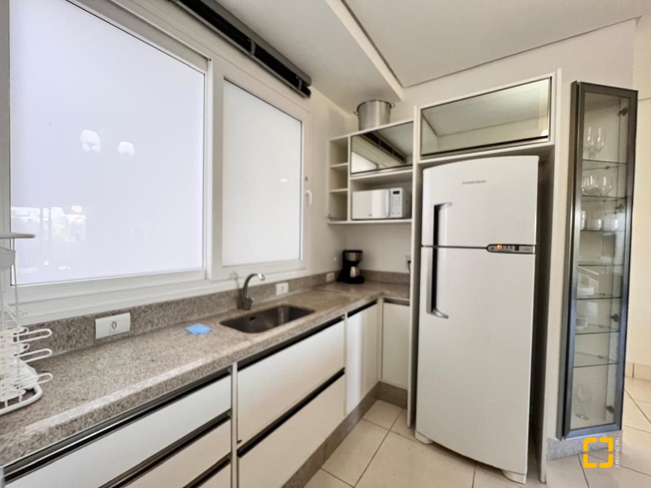 Apartamento com 144m², 8 quartos (sendo 4 suítes), 3 garagens, no bairro Jurerê Internacional em Florianópolis