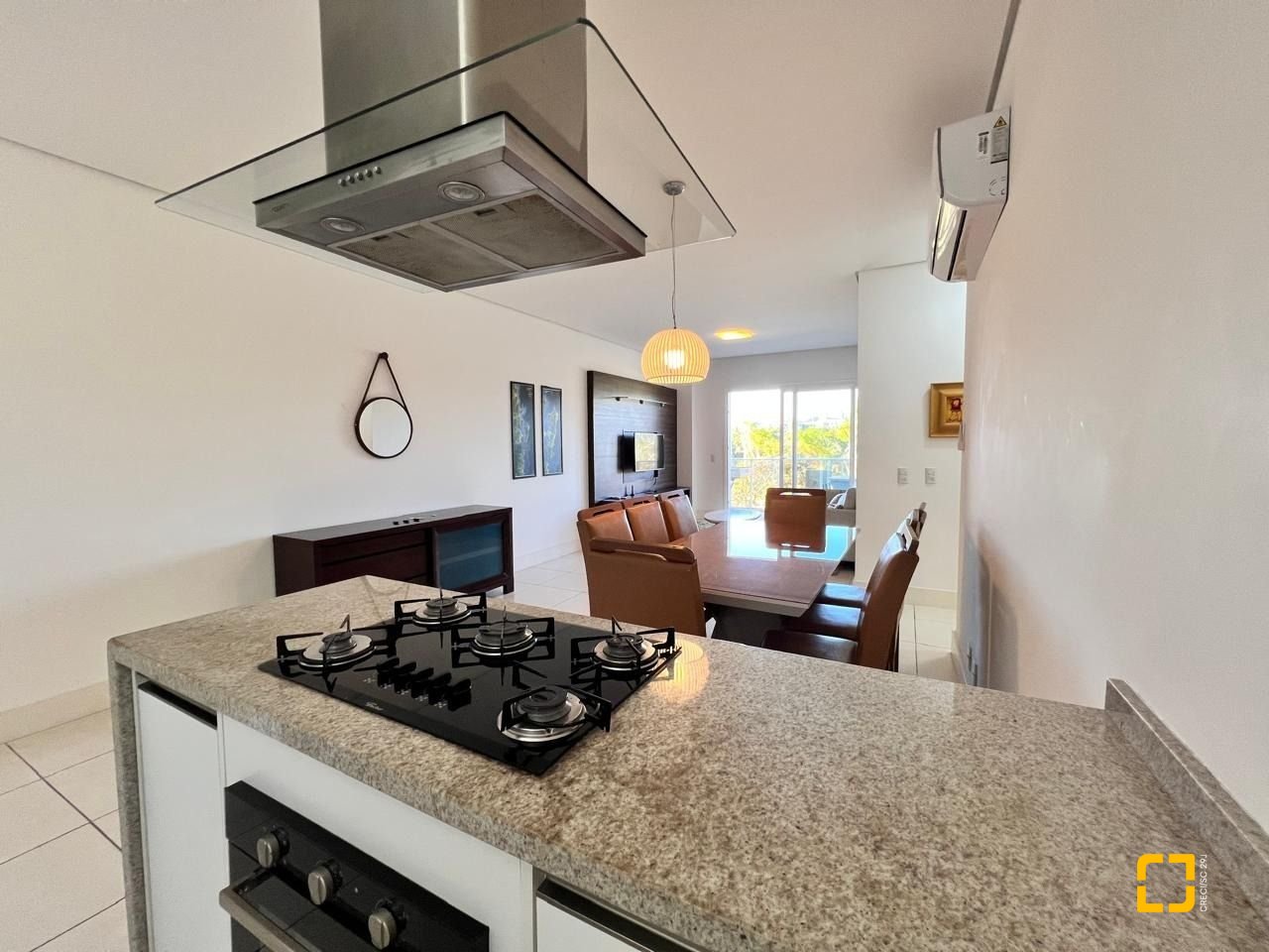 Apartamento com 144m², 8 quartos (sendo 4 suítes), 3 garagens, no bairro Jurerê Internacional em Florianópolis