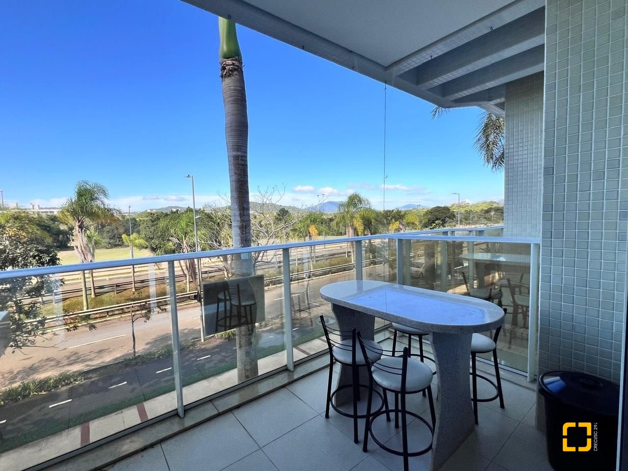 Apartamento com 144m², 8 quartos (sendo 4 suítes), 3 garagens, no bairro Jurerê Internacional em Florianópolis