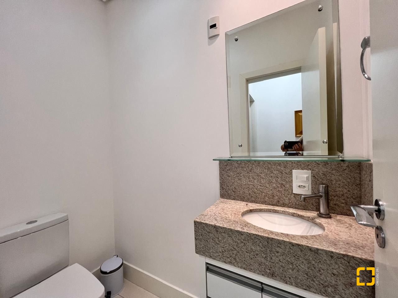 Apartamento com 144m², 8 quartos (sendo 4 suítes), 3 garagens, no bairro Jurerê Internacional em Florianópolis