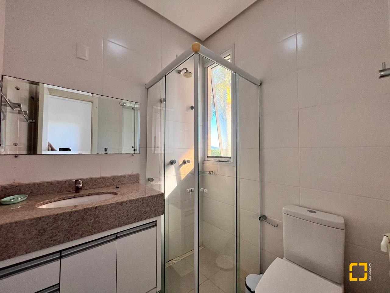 Apartamento com 144m², 8 quartos (sendo 4 suítes), 3 garagens, no bairro Jurerê Internacional em Florianópolis