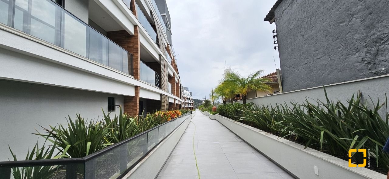 Apartamento com 75m², 3 quartos (sendo 1 suíte), 2 garagens, no bairro Saco Grande em Florianópolis