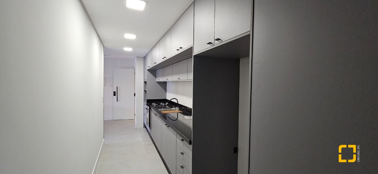 Apartamento com 75m², 3 quartos (sendo 1 suíte), 2 garagens, no bairro Saco Grande em Florianópolis