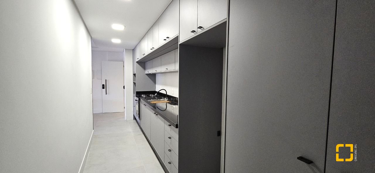 Apartamento com 75m², 3 quartos (sendo 1 suíte), 2 garagens, no bairro Saco Grande em Florianópolis