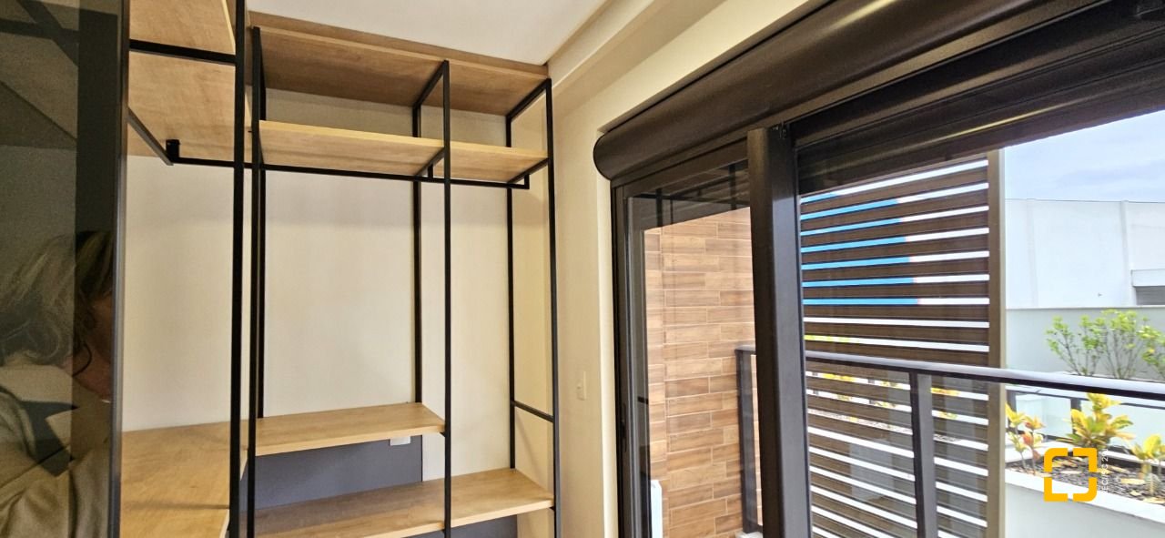 Apartamento com 75m², 3 quartos (sendo 1 suíte), 2 garagens, no bairro Saco Grande em Florianópolis