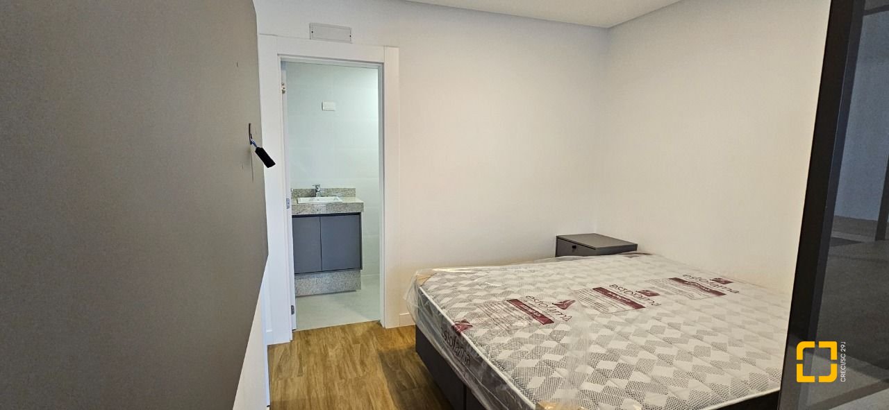 Apartamento com 75m², 3 quartos (sendo 1 suíte), 2 garagens, no bairro Saco Grande em Florianópolis