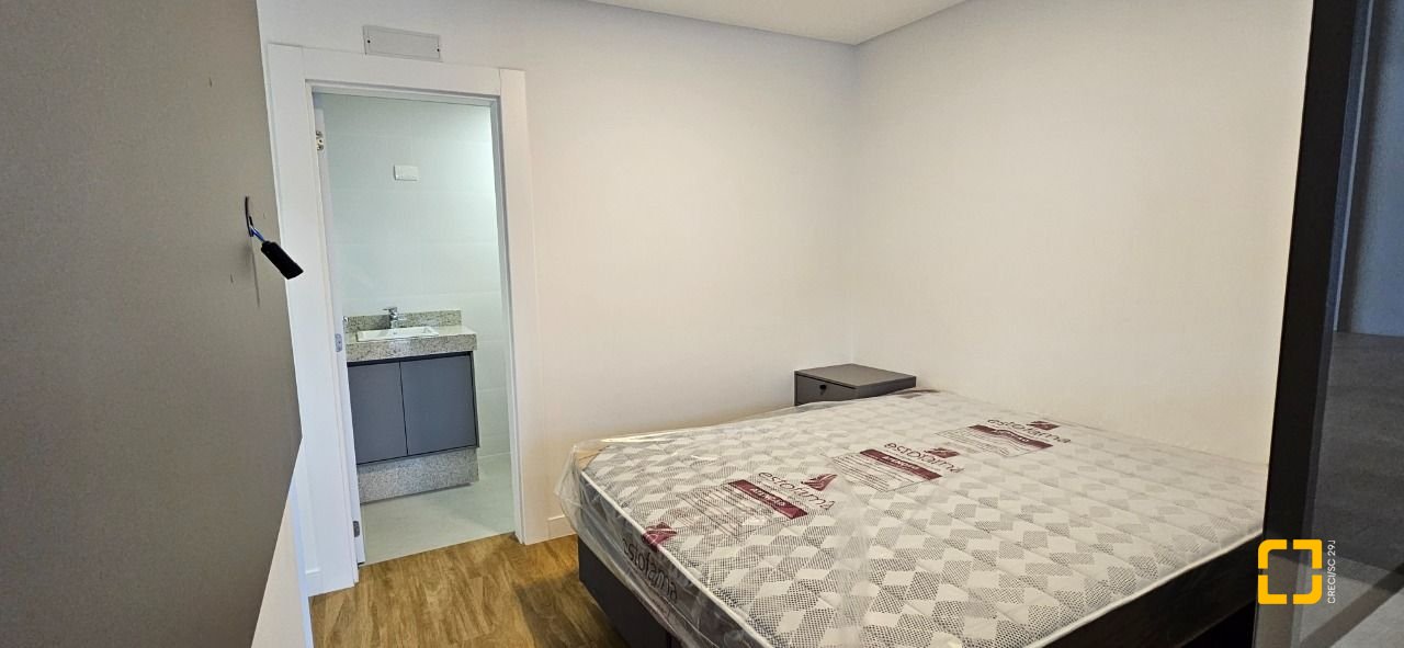 Apartamento com 75m², 3 quartos (sendo 1 suíte), 2 garagens, no bairro Saco Grande em Florianópolis