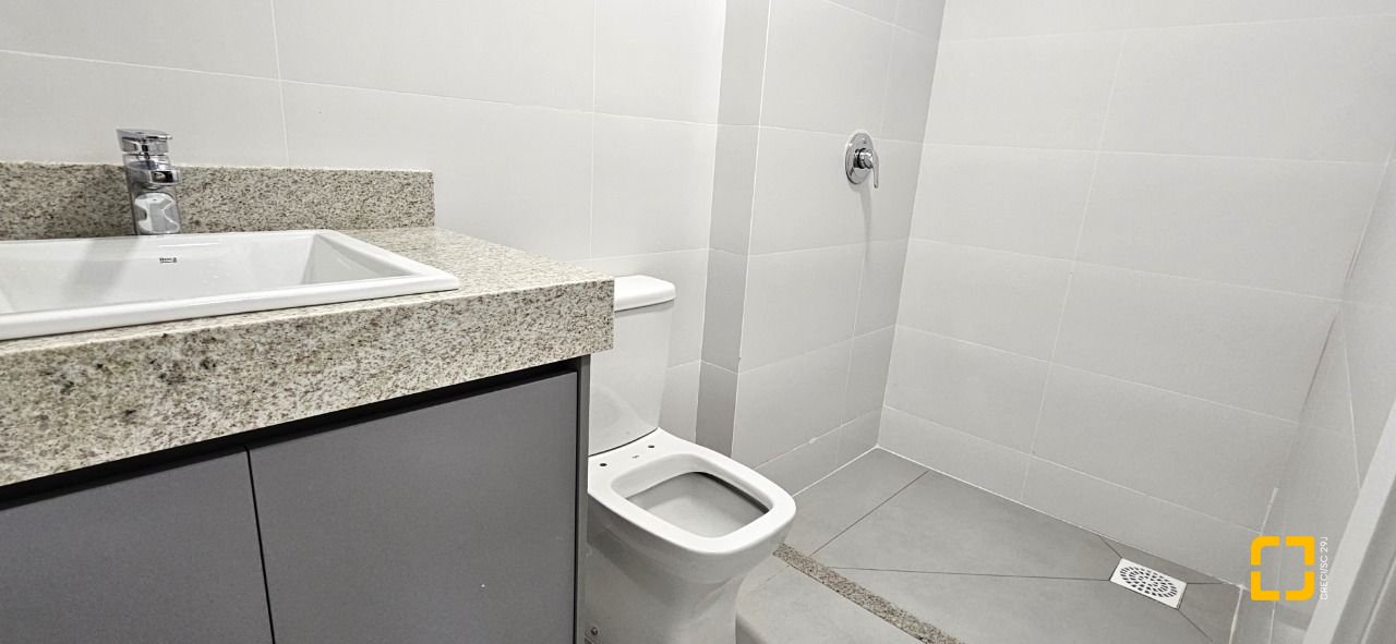 Apartamento com 75m², 3 quartos (sendo 1 suíte), 2 garagens, no bairro Saco Grande em Florianópolis