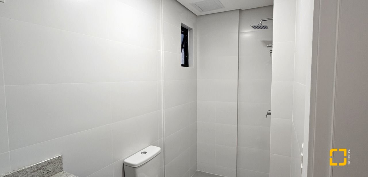 Apartamento com 75m², 3 quartos (sendo 1 suíte), 2 garagens, no bairro Saco Grande em Florianópolis