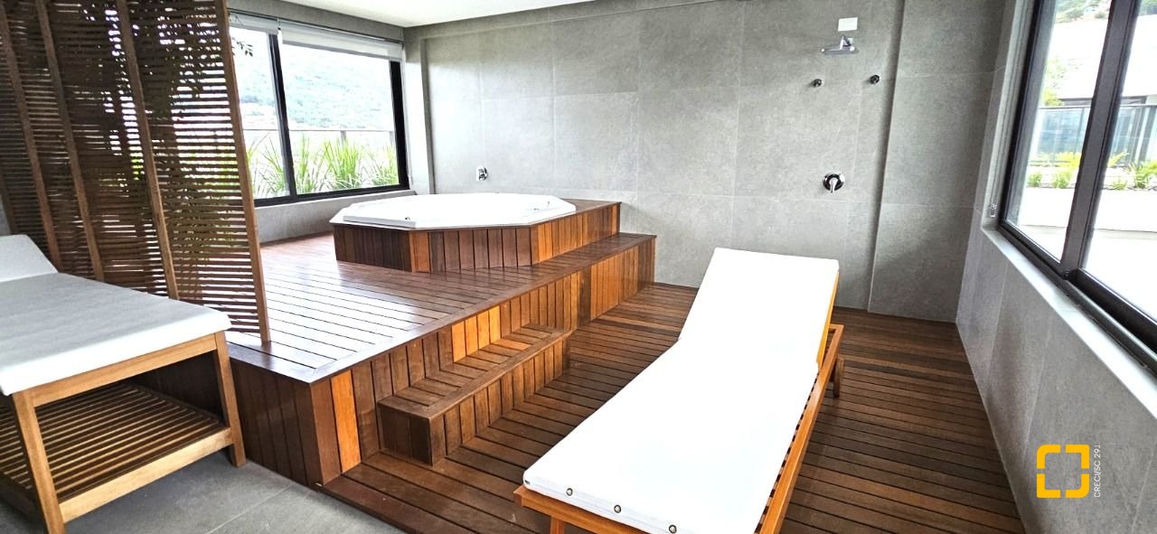 Apartamento com 75m², 3 quartos (sendo 1 suíte), 2 garagens, no bairro Saco Grande em Florianópolis