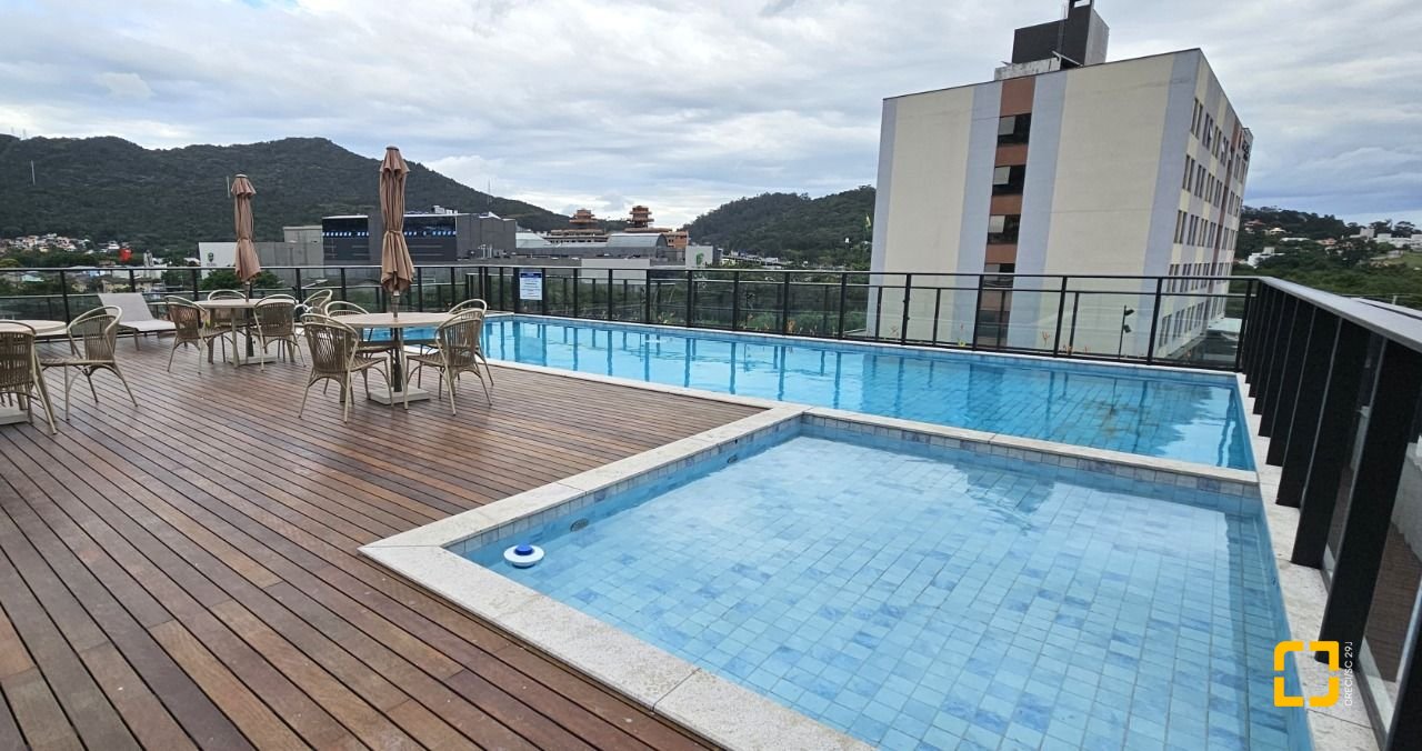 Apartamento com 75m², 3 quartos (sendo 1 suíte), 2 garagens, no bairro Saco Grande em Florianópolis