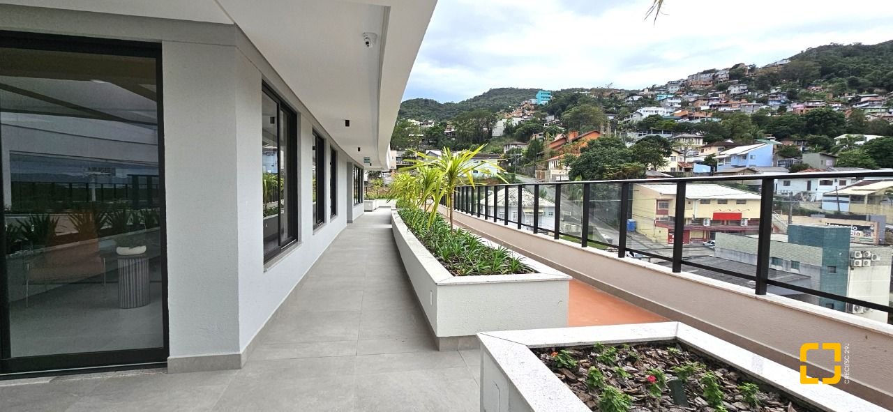 Apartamento com 75m², 3 quartos (sendo 1 suíte), 2 garagens, no bairro Saco Grande em Florianópolis