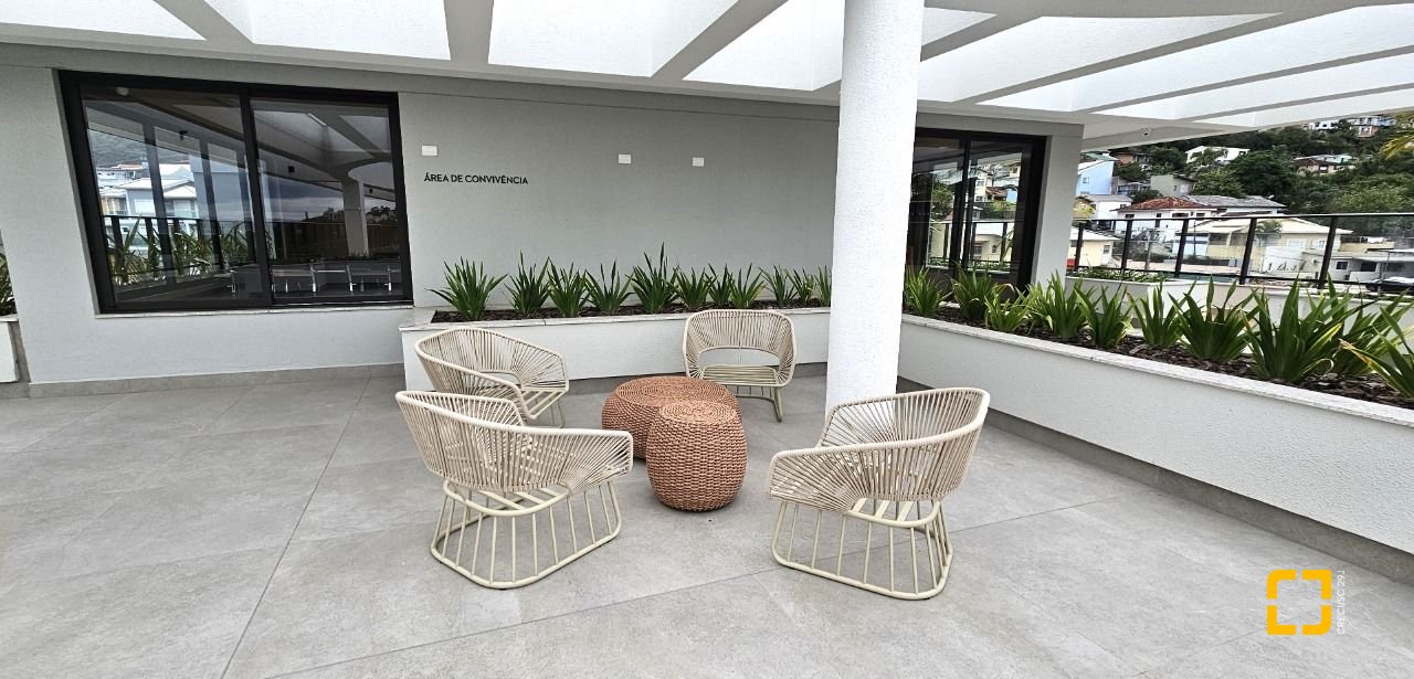 Apartamento com 75m², 3 quartos (sendo 1 suíte), 2 garagens, no bairro Saco Grande em Florianópolis