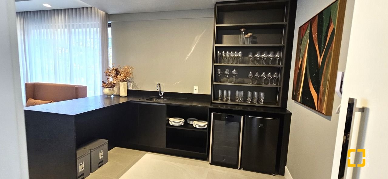 Apartamento com 75m², 3 quartos (sendo 1 suíte), 2 garagens, no bairro Saco Grande em Florianópolis