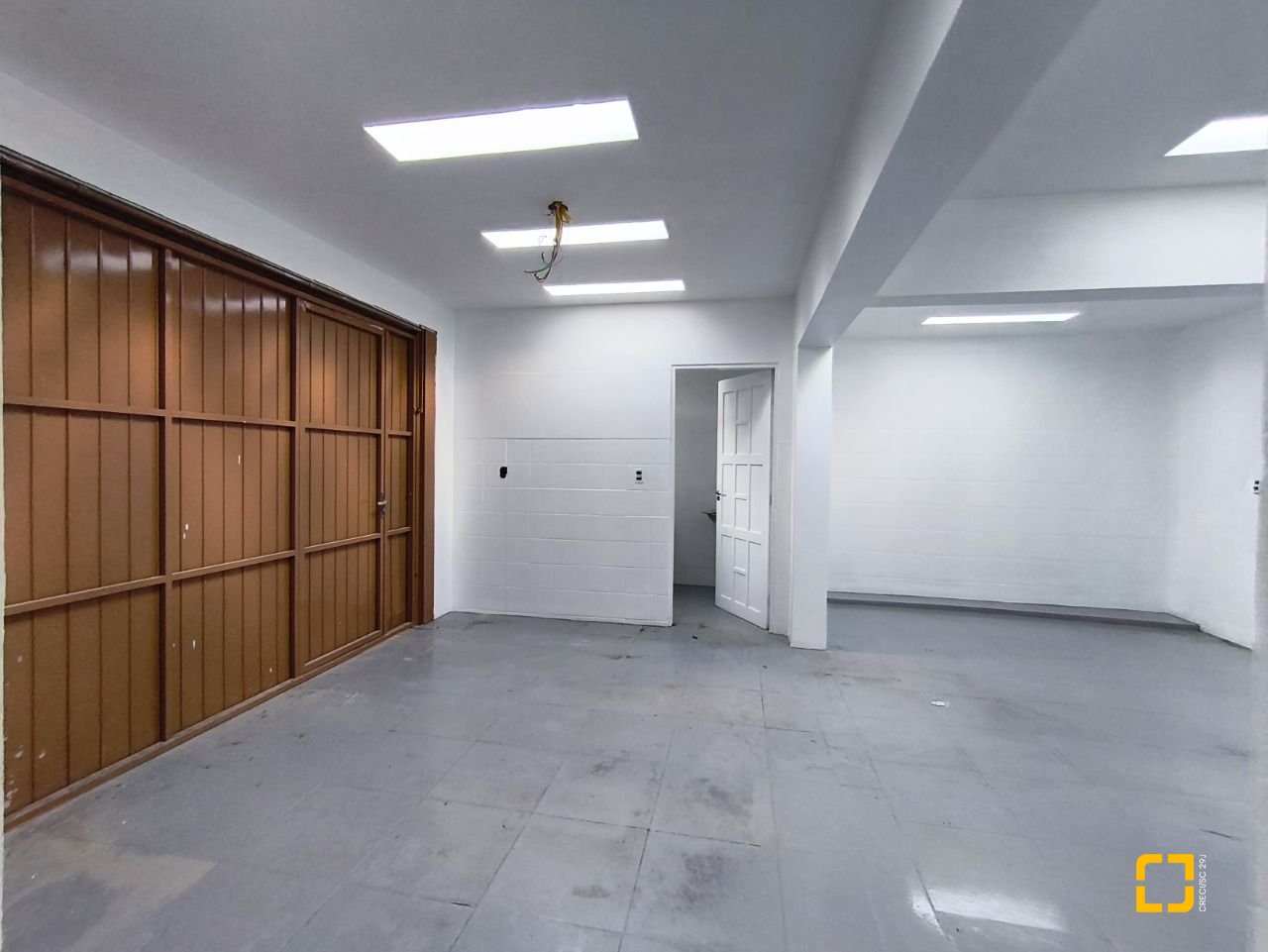 Casa com 190m², 5 quartos (sendo 1 suíte), 4 garagens, no bairro Campeche em Florianópolis