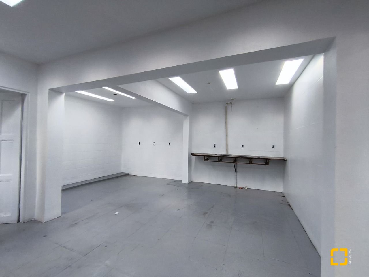 Casa com 190m², 5 quartos (sendo 1 suíte), 4 garagens, no bairro Campeche em Florianópolis