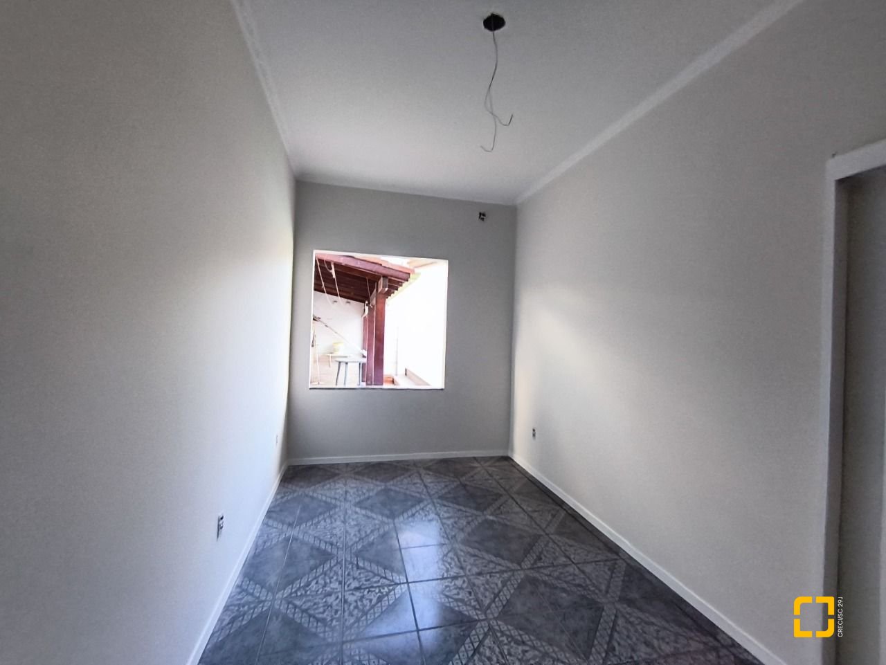 Casa com 190m², 5 quartos (sendo 1 suíte), 4 garagens, no bairro Campeche em Florianópolis