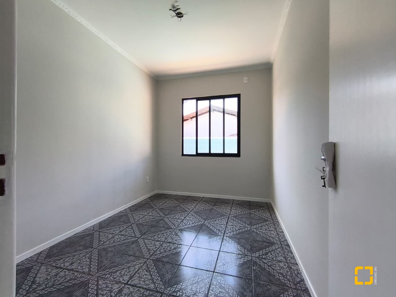 Casa com 190m², 5 quartos (sendo 1 suíte), 4 garagens, no bairro Campeche em Florianópolis