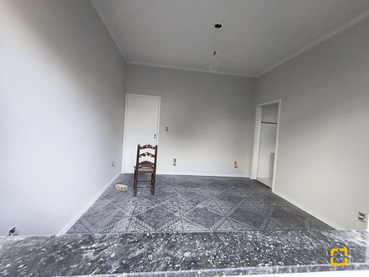 Casa com 190m², 5 quartos (sendo 1 suíte), 4 garagens, no bairro Campeche em Florianópolis