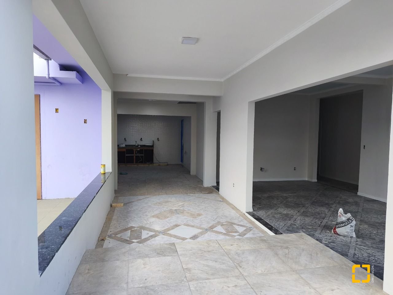 Casa com 190m², 5 quartos (sendo 1 suíte), 4 garagens, no bairro Campeche em Florianópolis