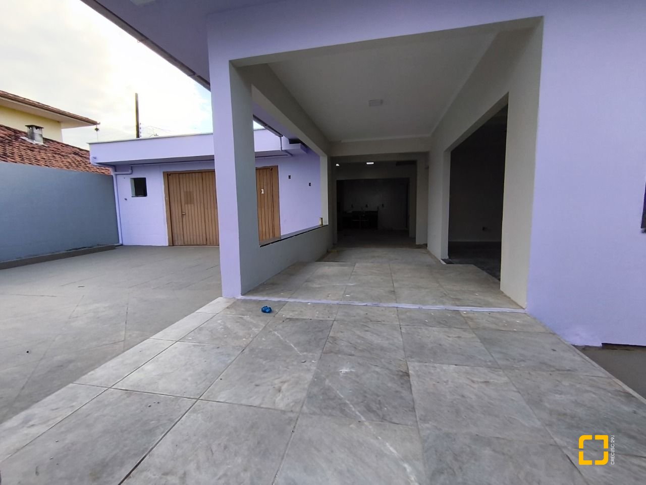 Casa com 190m², 5 quartos (sendo 1 suíte), 4 garagens, no bairro Campeche em Florianópolis