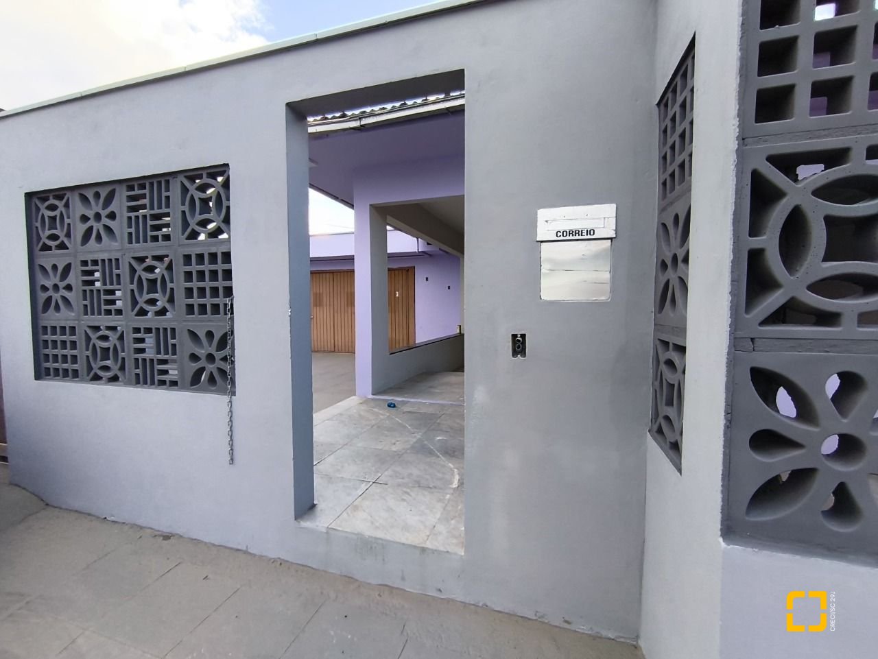 Casa com 190m², 5 quartos (sendo 1 suíte), 4 garagens, no bairro Campeche em Florianópolis