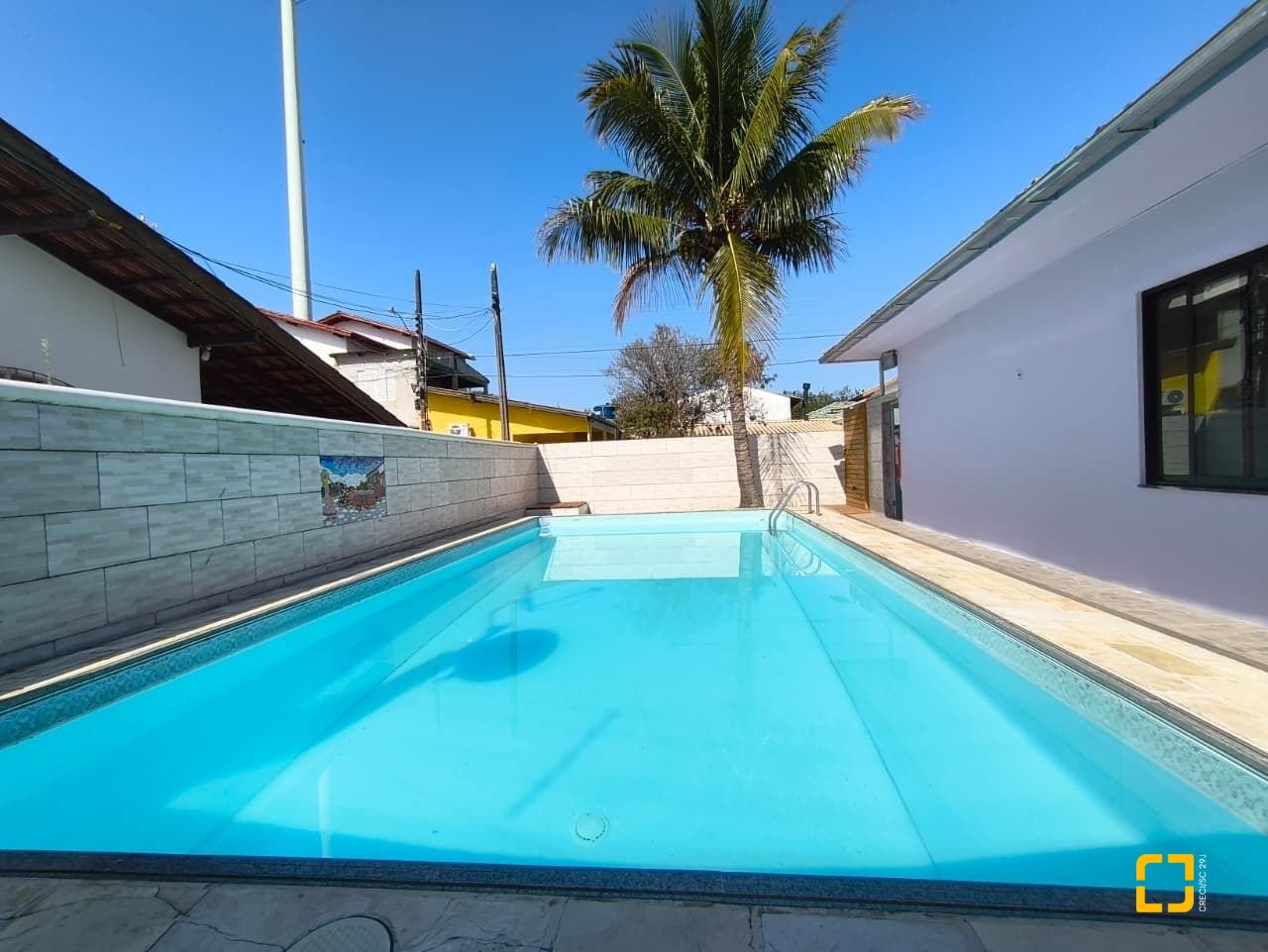 Casa com 190m², 5 quartos (sendo 1 suíte), 4 garagens, no bairro Campeche em Florianópolis
