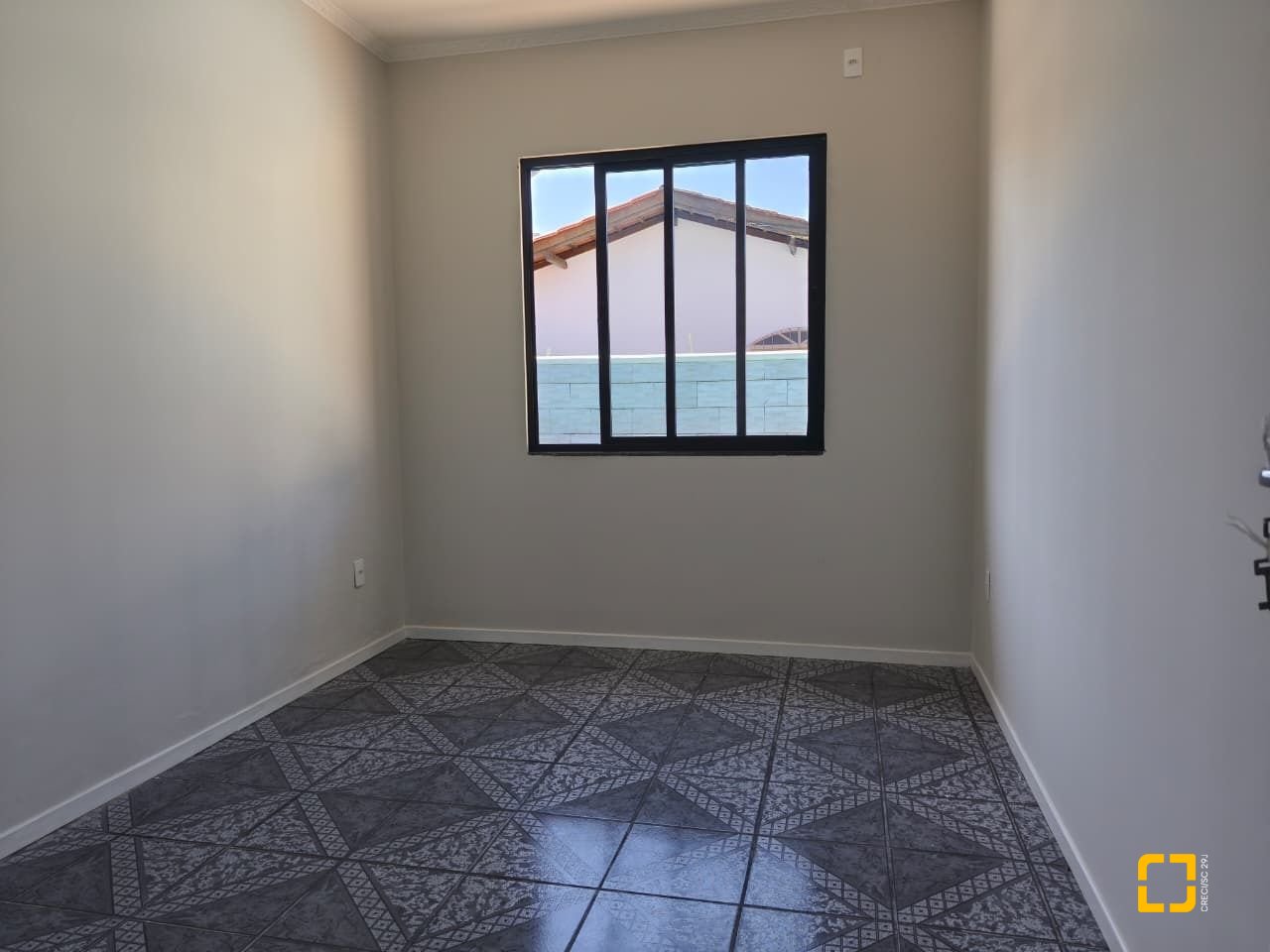 Casa com 190m², 5 quartos (sendo 1 suíte), 4 garagens, no bairro Campeche em Florianópolis
