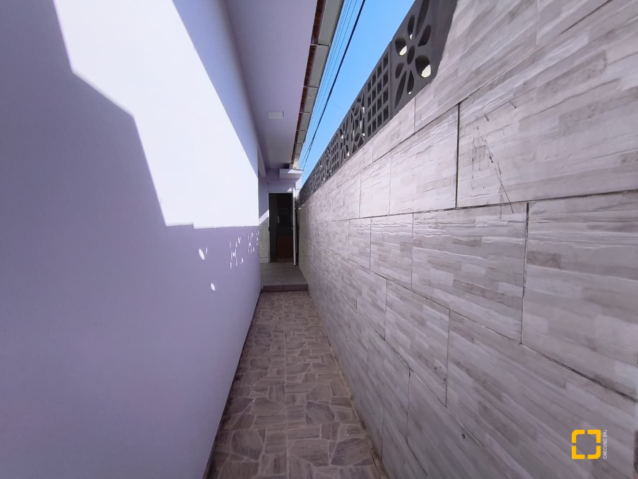 Casa com 190m², 5 quartos (sendo 1 suíte), 4 garagens, no bairro Campeche em Florianópolis