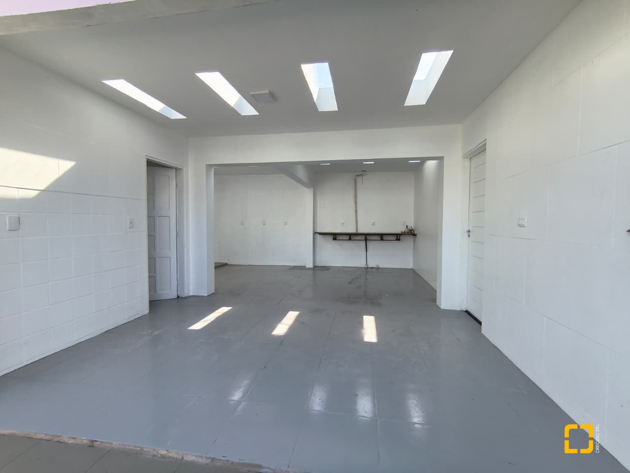 Casa com 190m², 5 quartos (sendo 1 suíte), 4 garagens, no bairro Campeche em Florianópolis