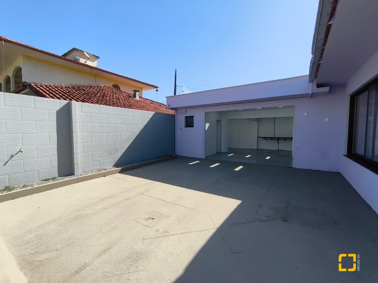 Casa com 190m², 5 quartos (sendo 1 suíte), 4 garagens, no bairro Campeche em Florianópolis