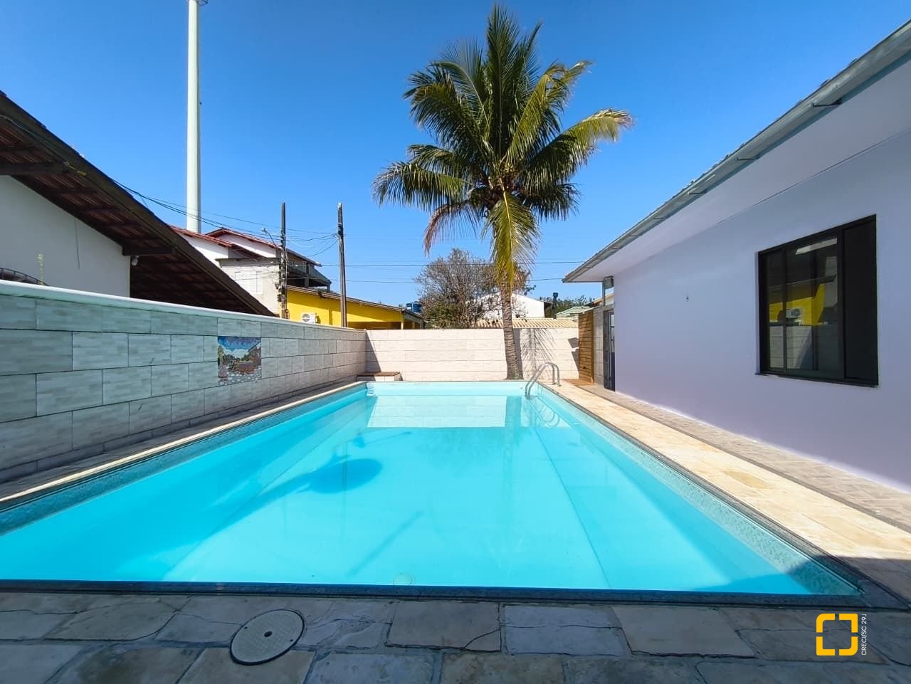 Casa com 190m², 5 quartos (sendo 1 suíte), 4 garagens, no bairro Campeche em Florianópolis