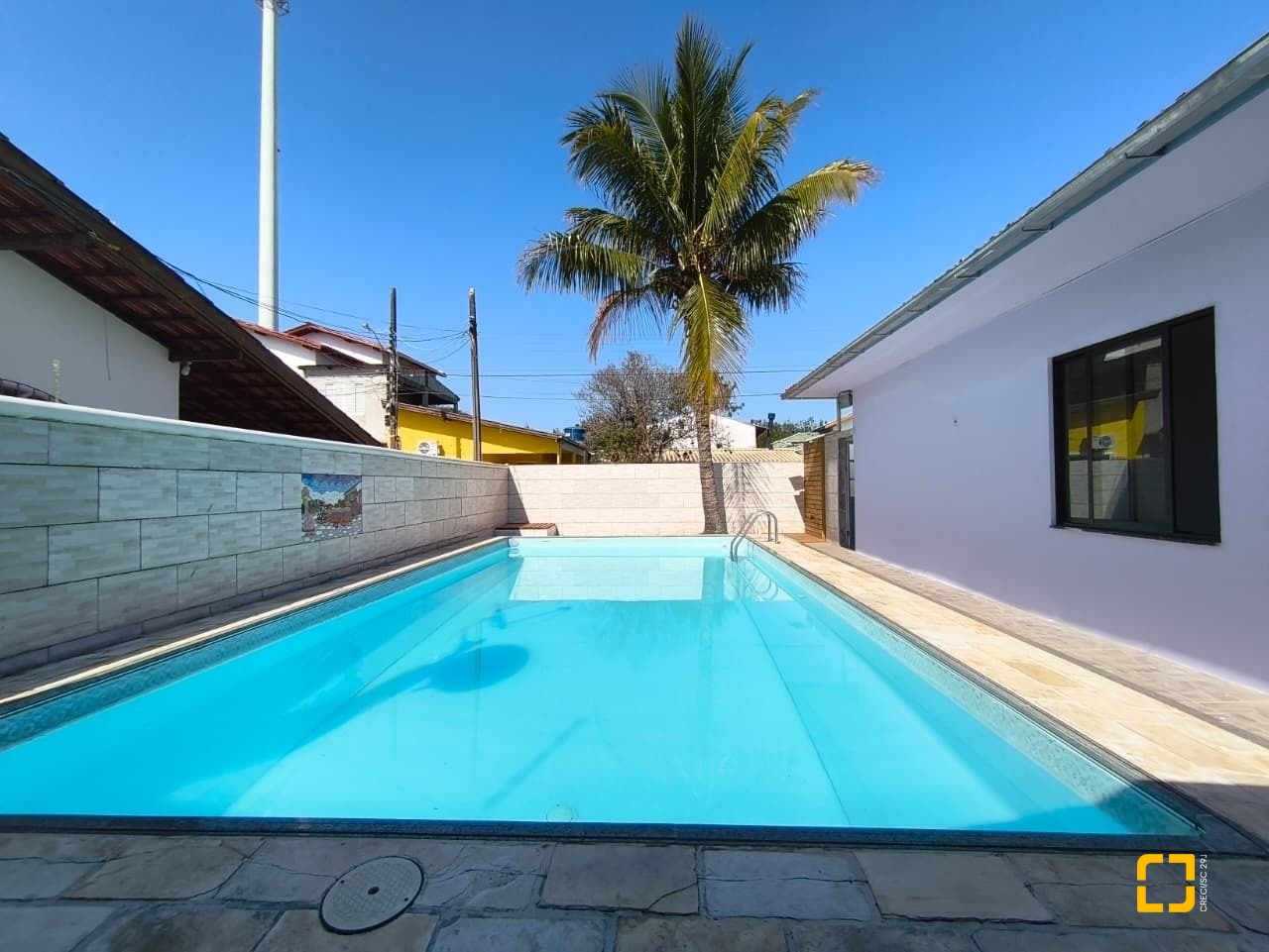 Casa com 190m², 5 quartos (sendo 1 suíte), 4 garagens, no bairro Campeche em Florianópolis
