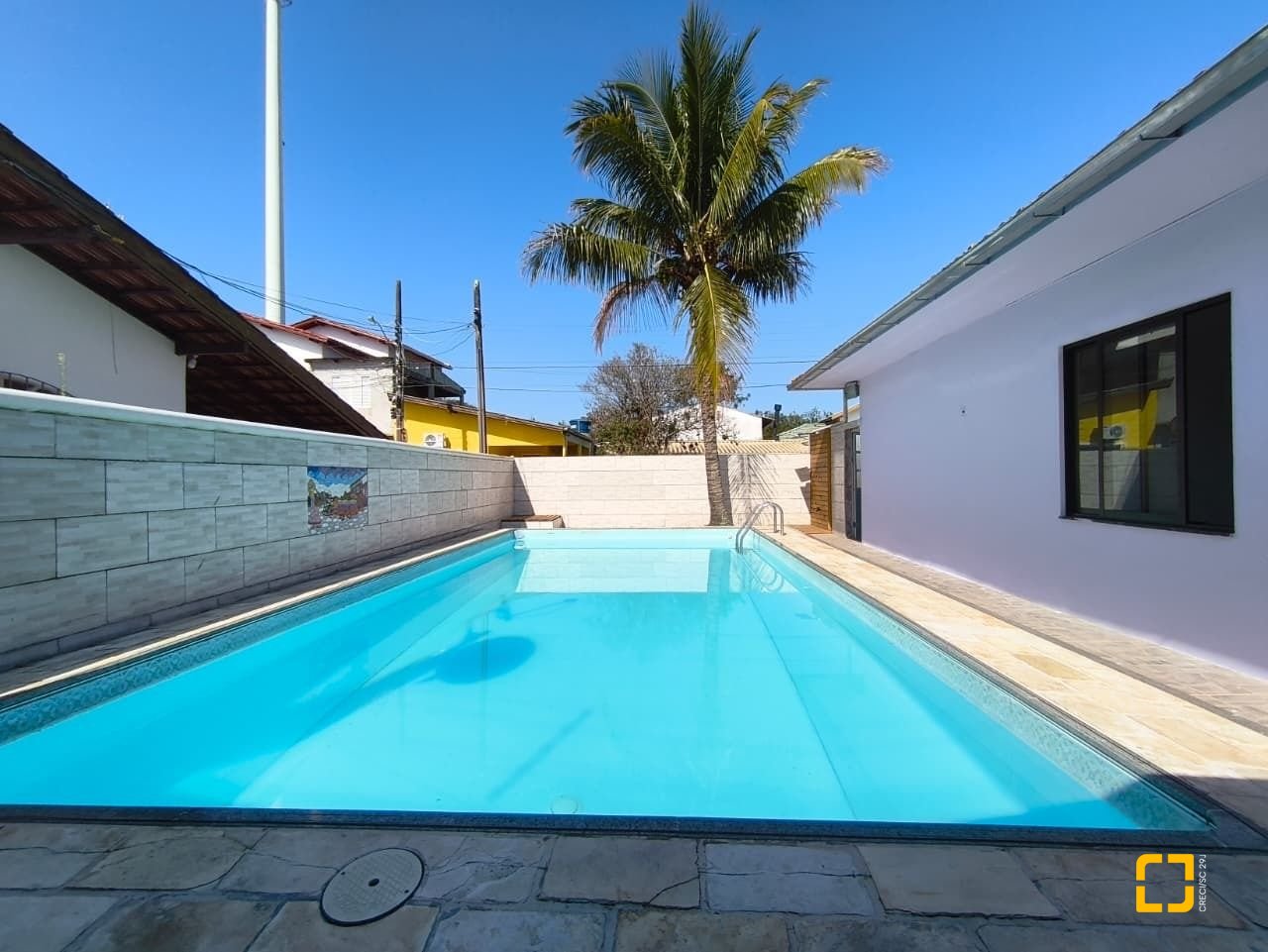 Casa com 190m², 5 quartos (sendo 1 suíte), 4 garagens, no bairro Campeche em Florianópolis