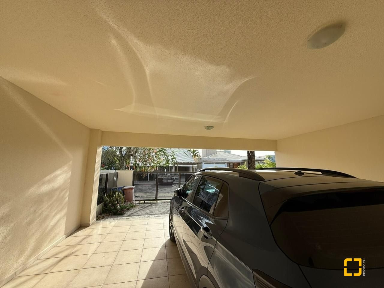 Casa com 291m², 9 quartos (sendo 4 suítes), 2 garagens, no bairro Cachoeira do Bom Jesus em Florianópolis
