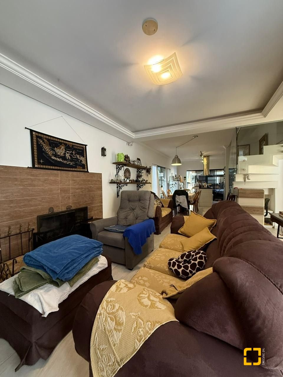 Casa com 291m², 9 quartos (sendo 4 suítes), 2 garagens, no bairro Cachoeira do Bom Jesus em Florianópolis