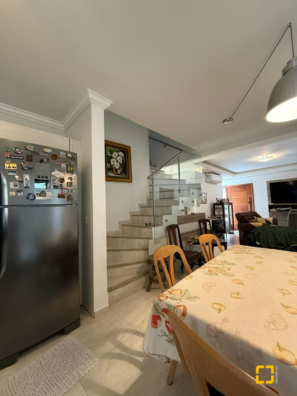 Casa com 291m², 9 quartos (sendo 4 suítes), 2 garagens, no bairro Cachoeira do Bom Jesus em Florianópolis