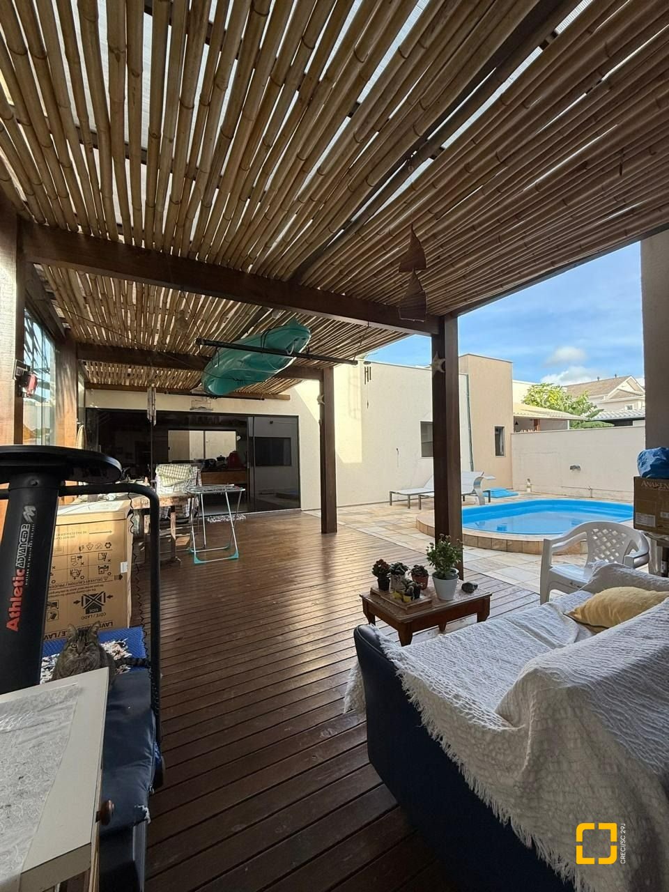 Casa com 291m², 9 quartos (sendo 4 suítes), 2 garagens, no bairro Cachoeira do Bom Jesus em Florianópolis