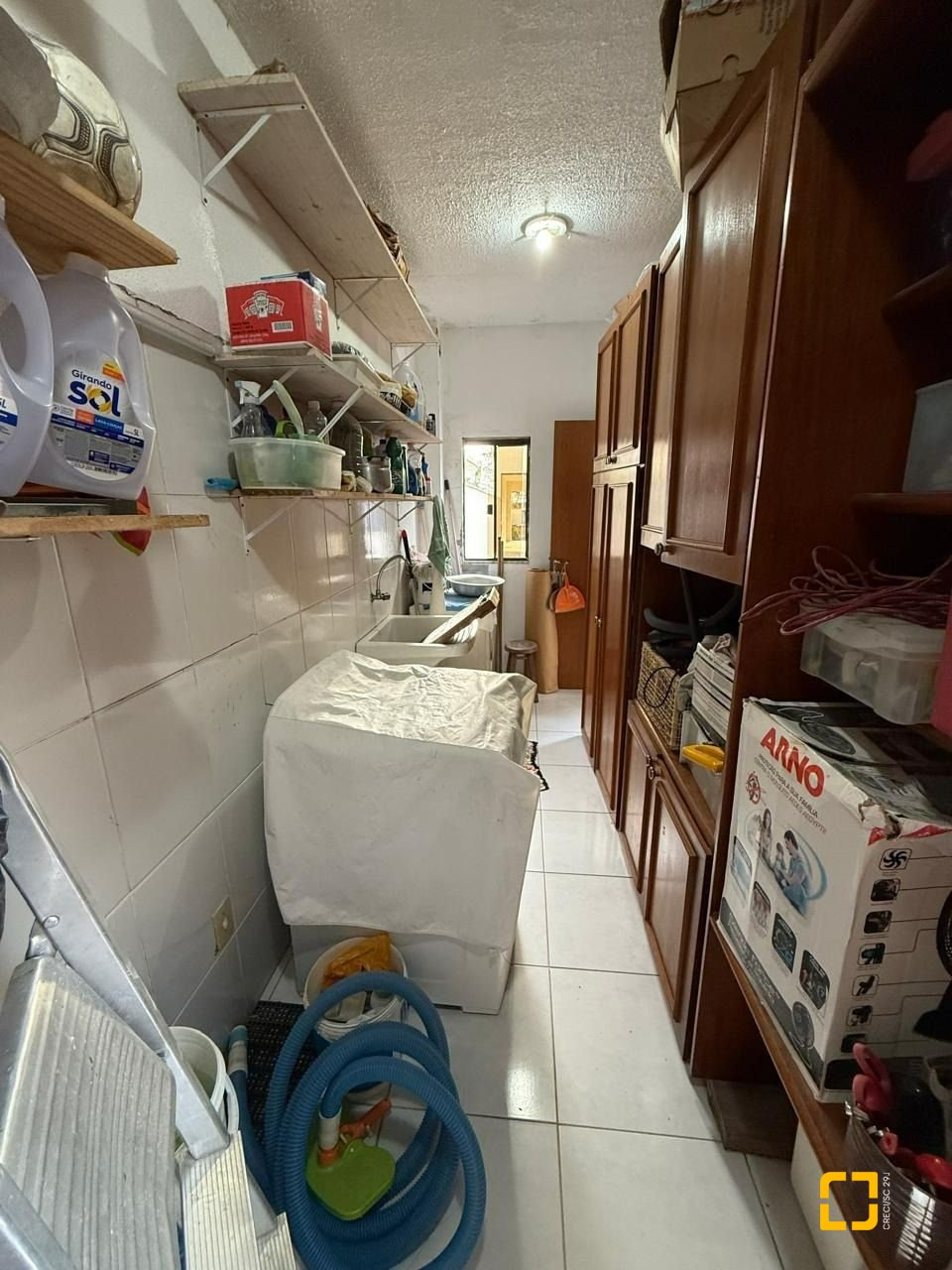 Casa com 291m², 9 quartos (sendo 4 suítes), 2 garagens, no bairro Cachoeira do Bom Jesus em Florianópolis