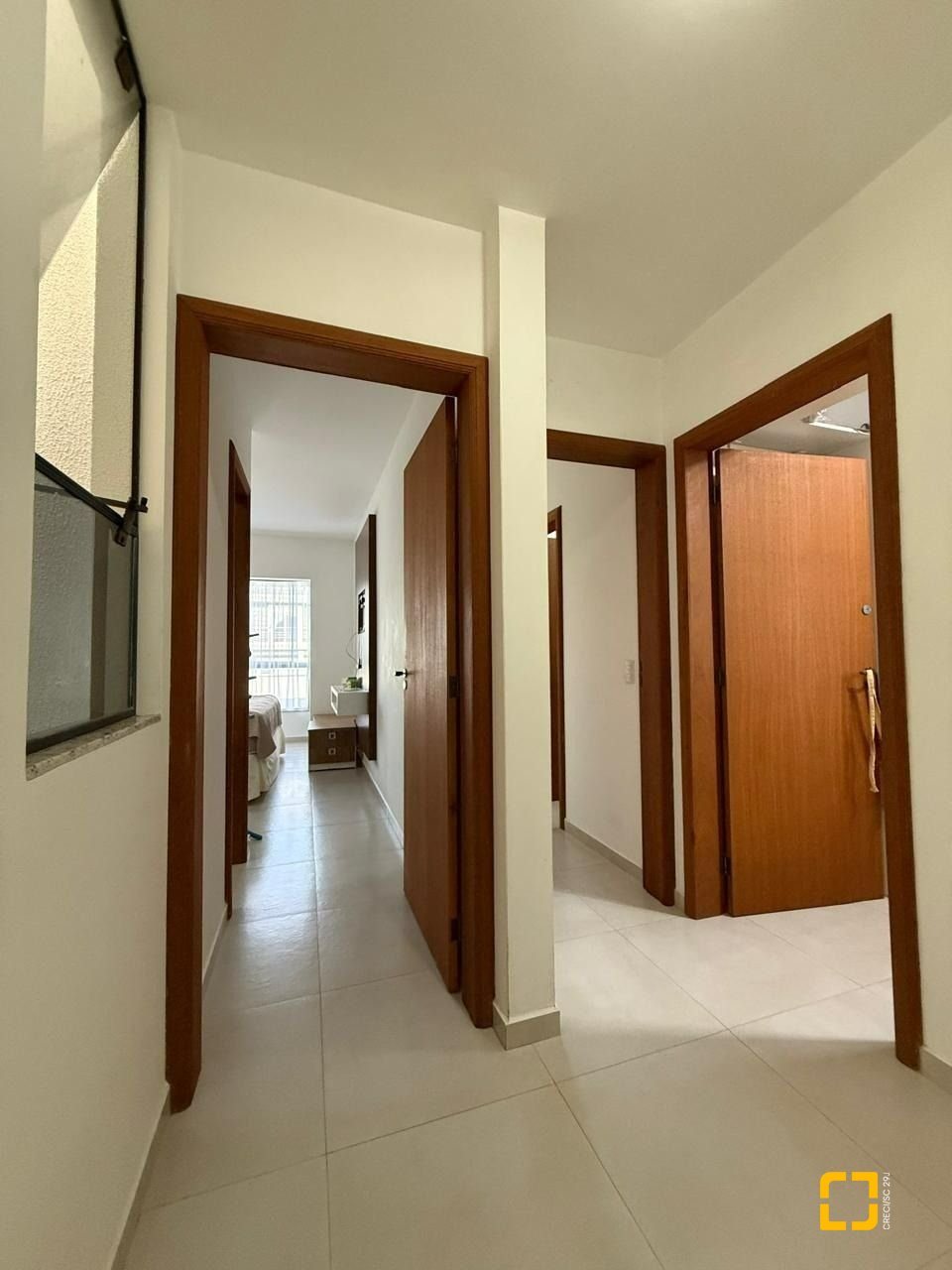 Casa com 291m², 9 quartos (sendo 4 suítes), 2 garagens, no bairro Cachoeira do Bom Jesus em Florianópolis