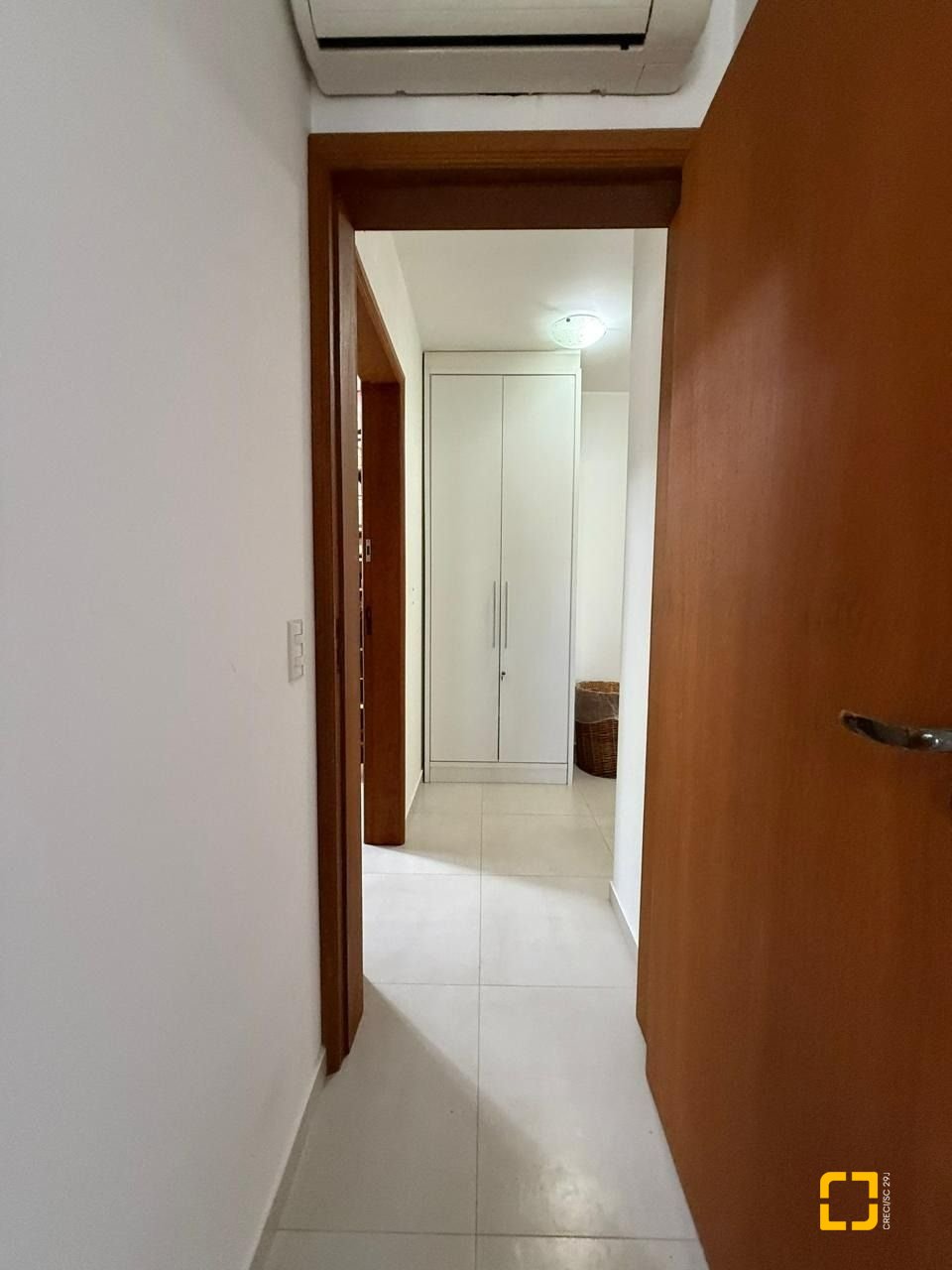 Casa com 291m², 9 quartos (sendo 4 suítes), 2 garagens, no bairro Cachoeira do Bom Jesus em Florianópolis