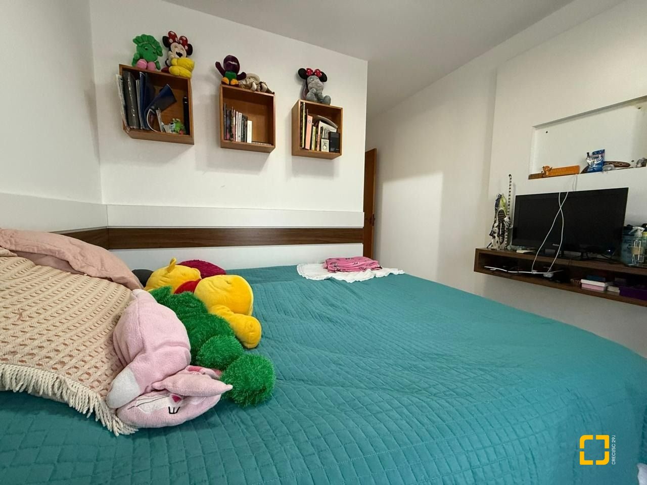 Casa com 291m², 9 quartos (sendo 4 suítes), 2 garagens, no bairro Cachoeira do Bom Jesus em Florianópolis