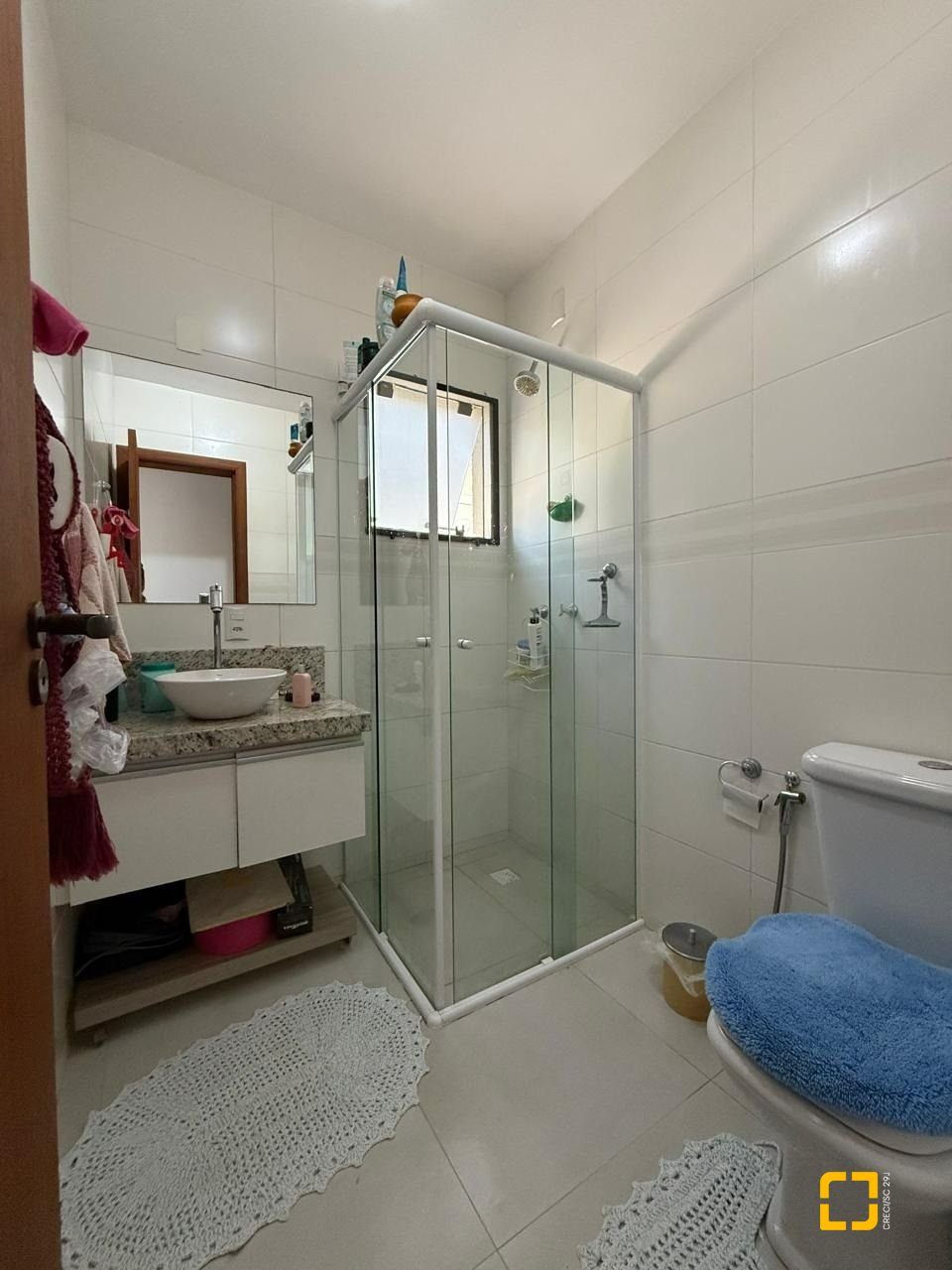 Casa com 291m², 9 quartos (sendo 4 suítes), 2 garagens, no bairro Cachoeira do Bom Jesus em Florianópolis