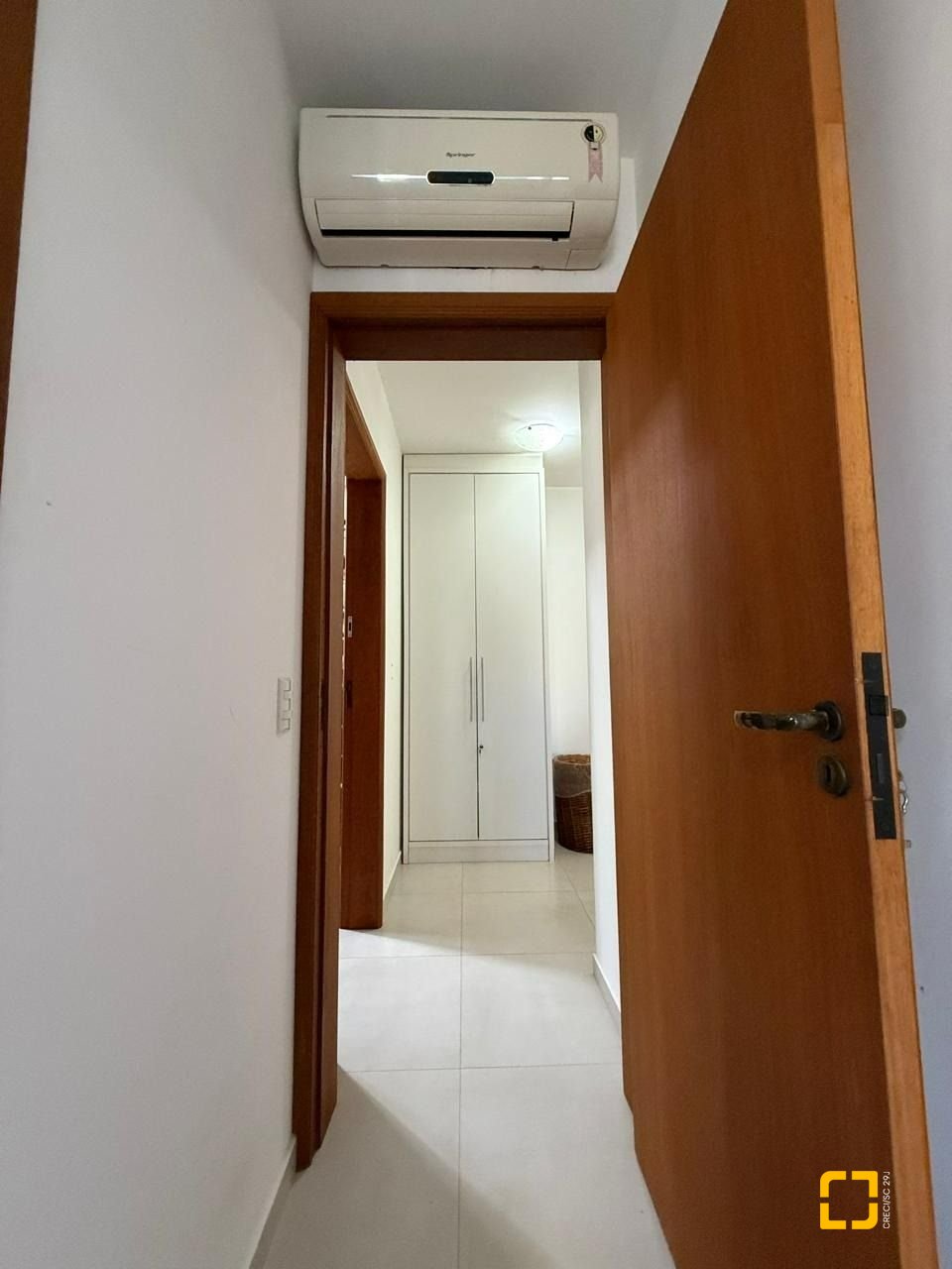 Casa com 291m², 9 quartos (sendo 4 suítes), 2 garagens, no bairro Cachoeira do Bom Jesus em Florianópolis