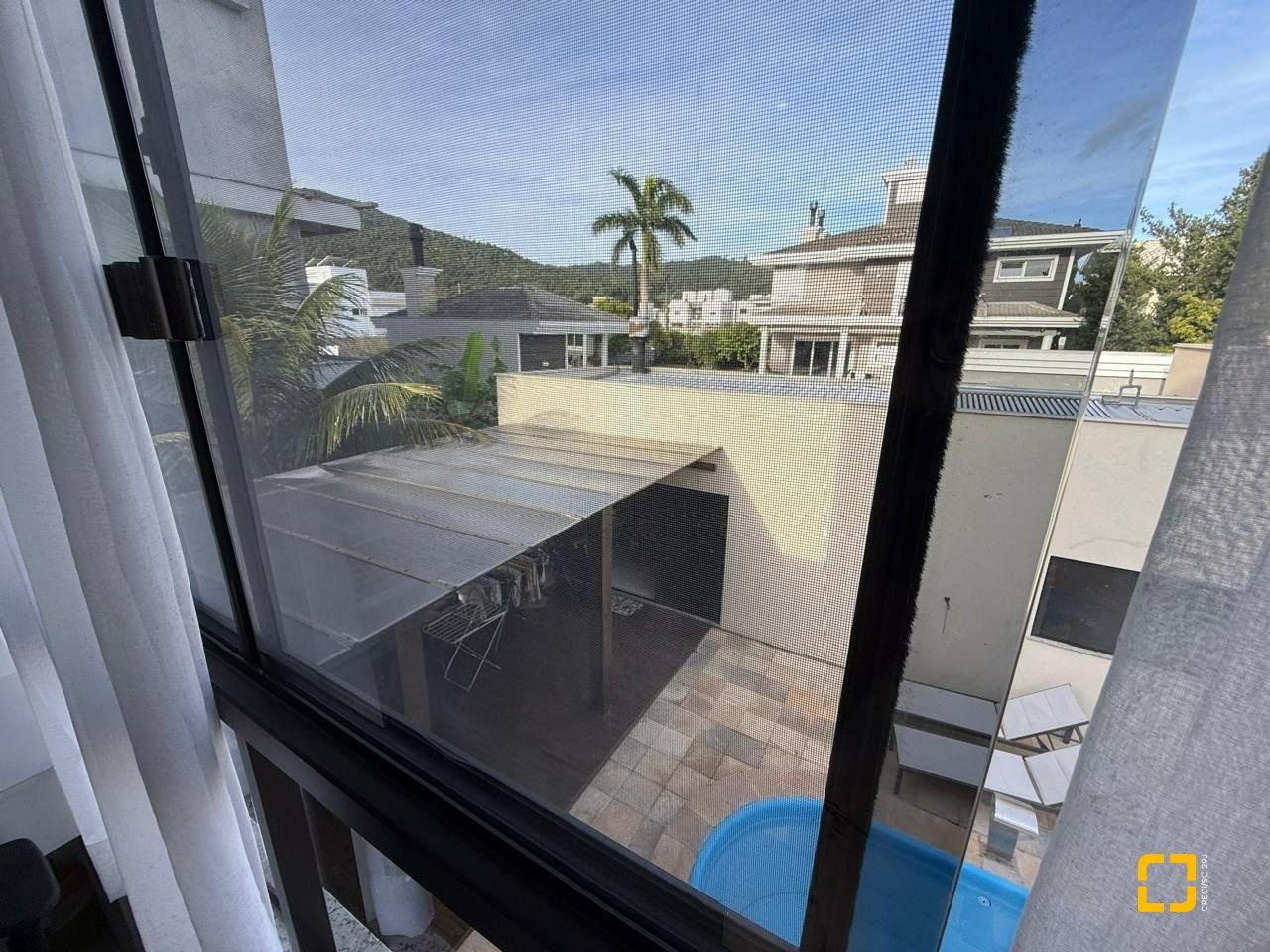 Casa com 291m², 9 quartos (sendo 4 suítes), 2 garagens, no bairro Cachoeira do Bom Jesus em Florianópolis