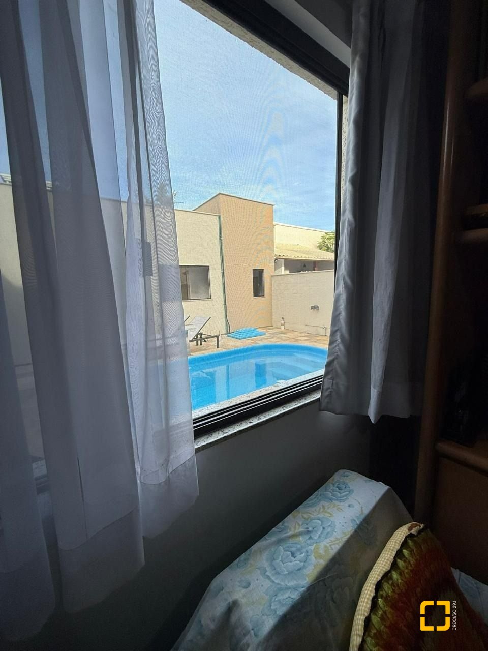 Casa com 291m², 9 quartos (sendo 4 suítes), 2 garagens, no bairro Cachoeira do Bom Jesus em Florianópolis