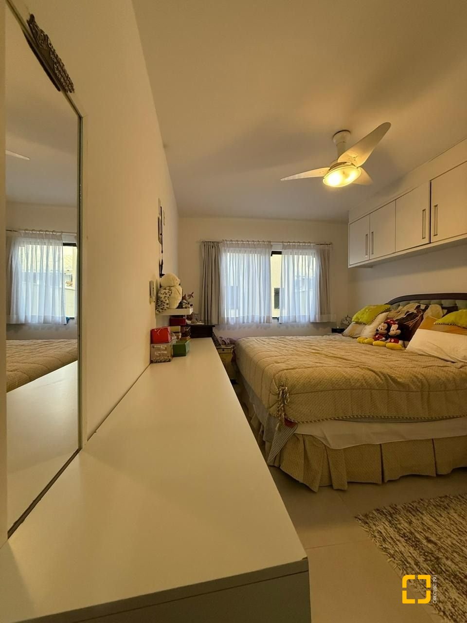 Casa com 291m², 9 quartos (sendo 4 suítes), 2 garagens, no bairro Cachoeira do Bom Jesus em Florianópolis