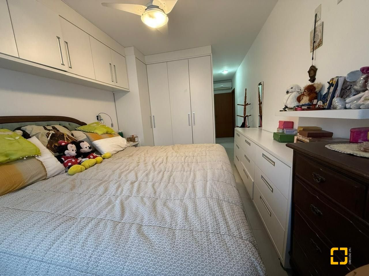Casa com 291m², 9 quartos (sendo 4 suítes), 2 garagens, no bairro Cachoeira do Bom Jesus em Florianópolis