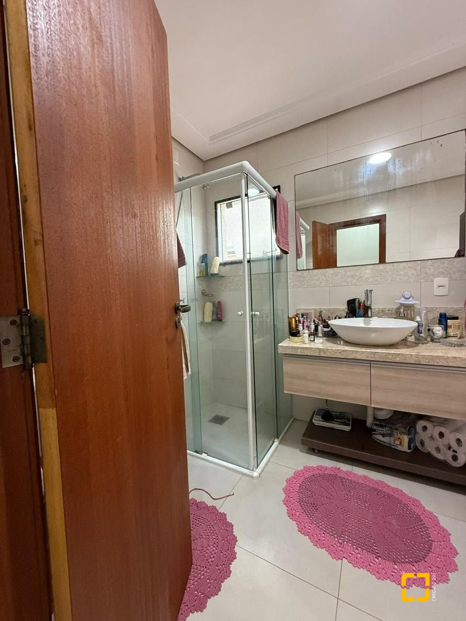 Casa com 291m², 9 quartos (sendo 4 suítes), 2 garagens, no bairro Cachoeira do Bom Jesus em Florianópolis
